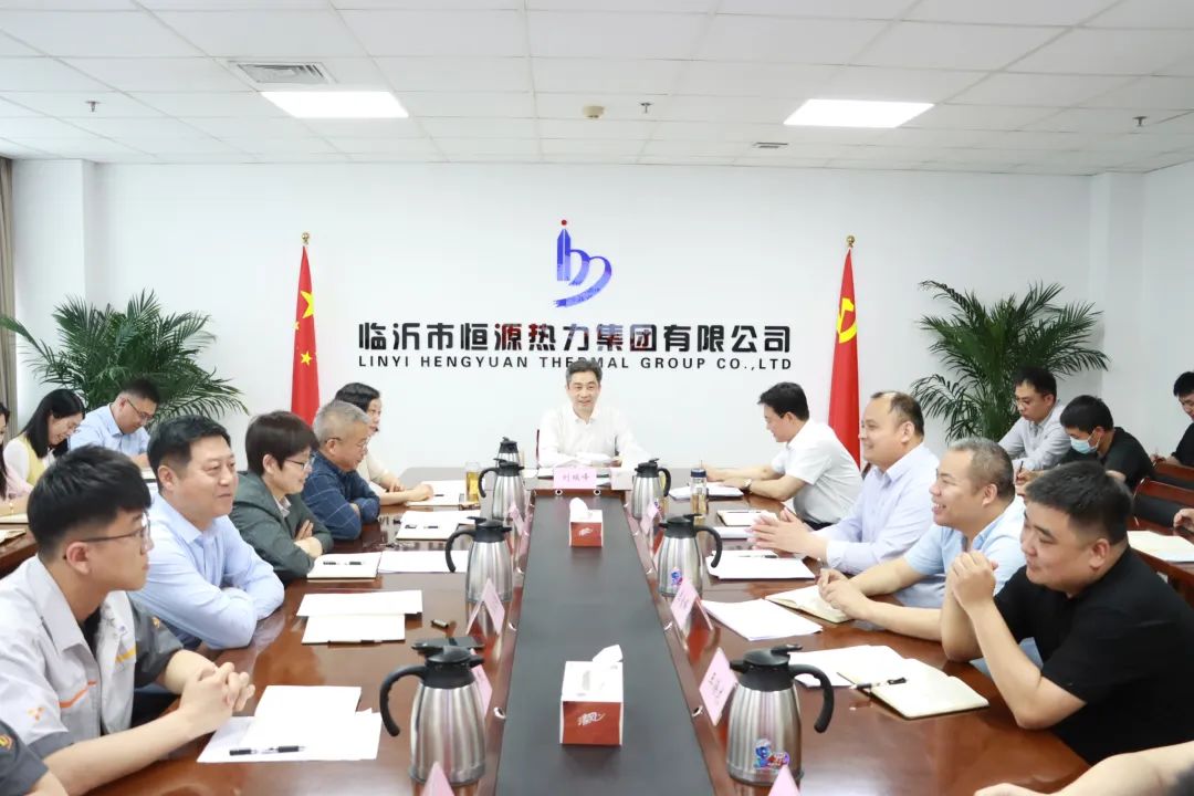 青年人才座谈会1.jpg